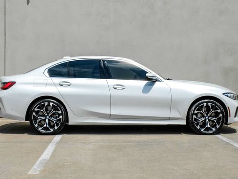 Used 2025 BMW 330i xDrive Sedan w/ Premium Package AWD/4WD image 8