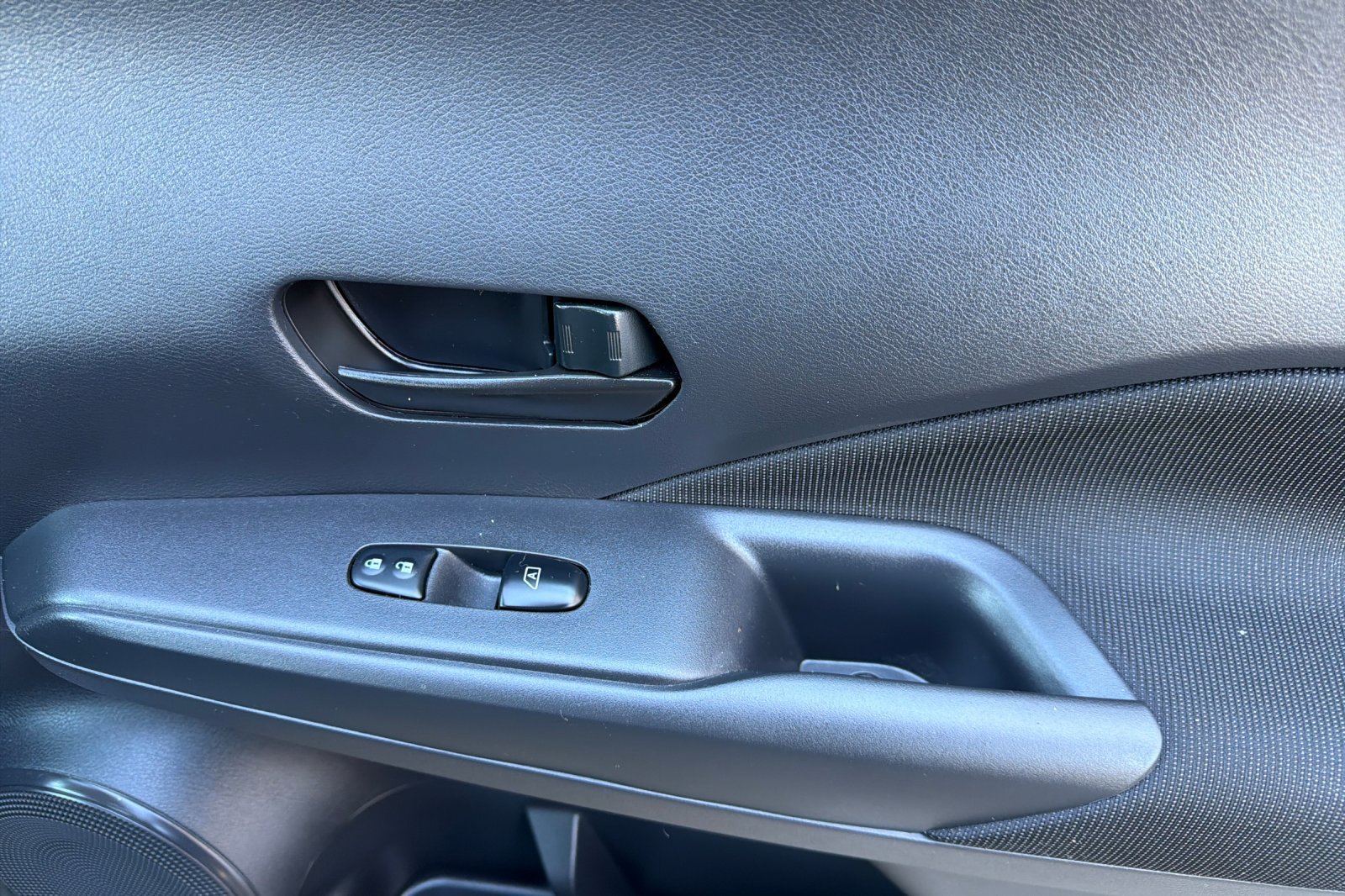 Certified 2025 Nissan Kicks Play S FWD image 22