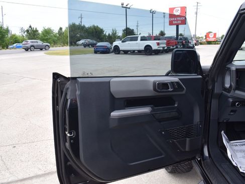 Used 2023 Ford Bronco 2-Door w/ Sasquatch Package image 8
