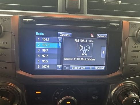 Used 2018 Toyota 4Runner SR5 AWD/4WD image 7