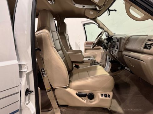 Used 2002 Ford F350 Lariat RWD image 12