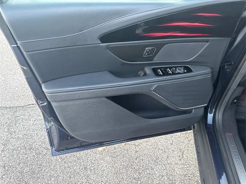 Used 2024 Lincoln Nautilus Premier w/ Jet Appearance Package image 16