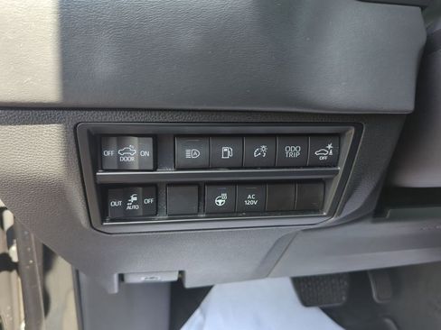Used 2023 Toyota Tundra Platinum AWD/4WD image 14
