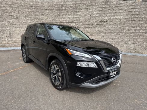 Used 2023 Nissan Rogue SV image 1
