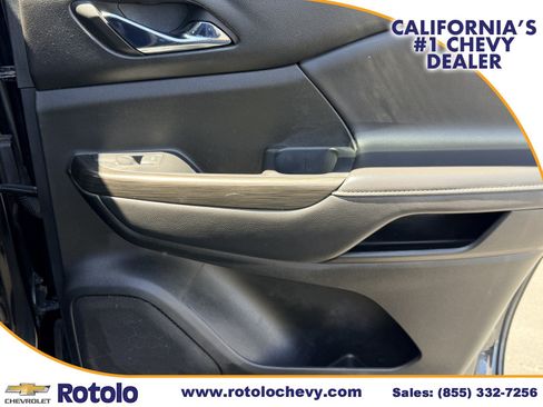Used 2023 GMC Acadia SLT FWD image 11
