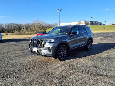 Used 2025 Ford Explorer ST-Line w/ ST-Line Street Pack image 38