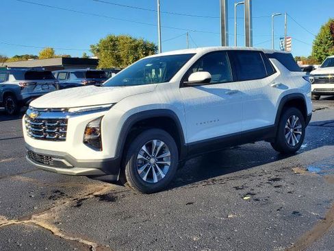 New 2026 Chevrolet Equinox LT w/ LPO, Floor Liner Package image 4