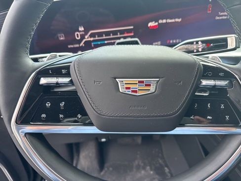 Used 2026 Cadillac Escalade Platinum Sport w/ LPO, ONYX Package image 18