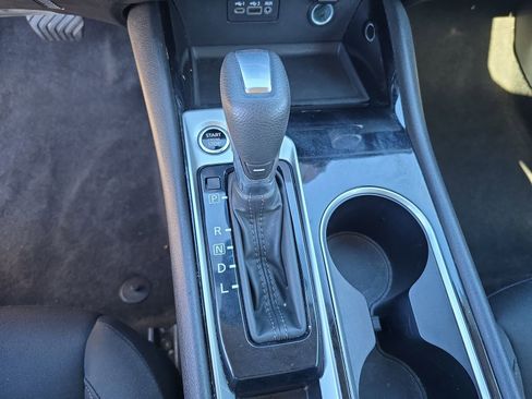 Used 2024 Nissan Altima 2.5 SV image 18