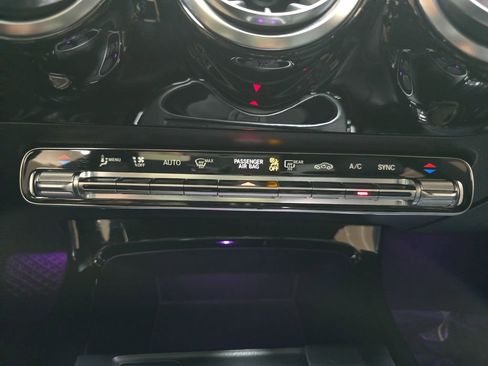 Used 2022 Mercedes-Benz CLA 250 image 25