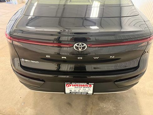 Certified 2026 Toyota Crown AWD/4WD image 16