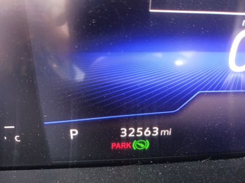 Used 2023 Volkswagen Tiguan SE FWD image 5