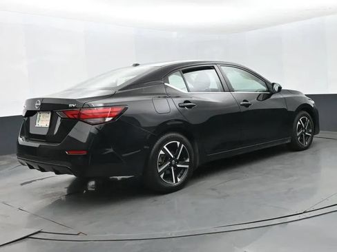 Used 2024 Nissan Sentra SV FWD image 8