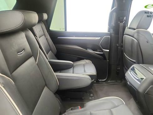 Used 2025 Cadillac Escalade Sport w/ Touring Package AWD/4WD image 26