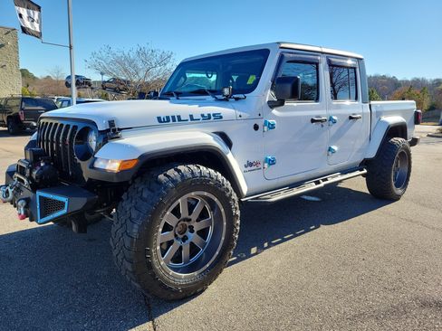 Used 2021 Jeep Gladiator Willys image 20