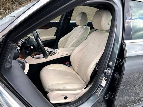Used 2020 Mercedes-Benz E 350 4MATIC Sedan image 23