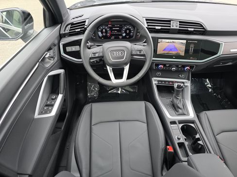 New 2025 Audi Q3 2.0T Premium image 23