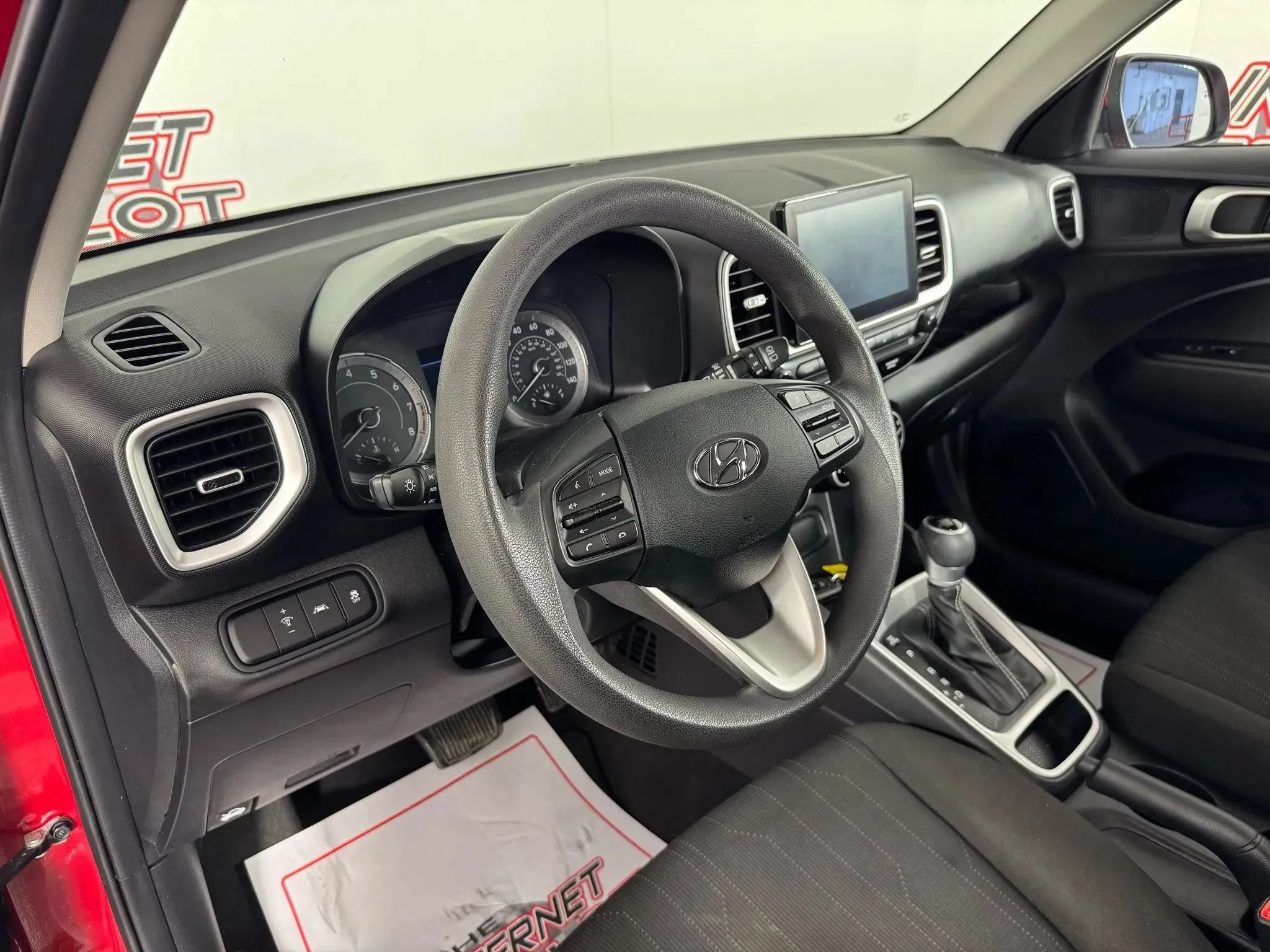 Used 2022 Hyundai Venue SE w/ Cargo Package FWD image 20
