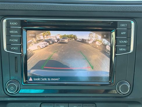 Used 2018 Volkswagen Jetta SE FWD image 16