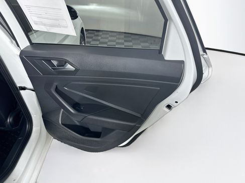 Used 2024 Volkswagen Jetta SE FWD image 28