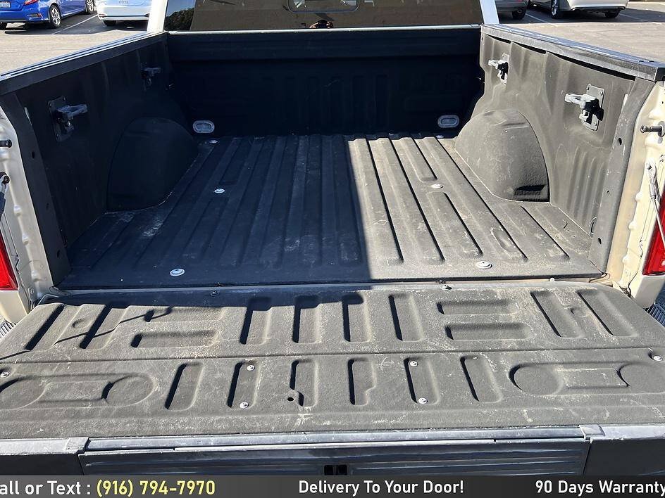Used 2017 Ford F150 XLT w/ Equipment Group 302A Luxury AWD/4WD image 11