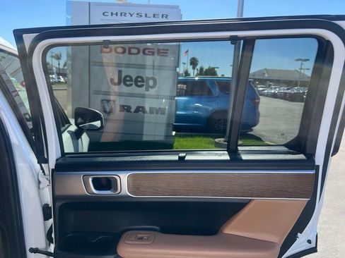 Used 2025 Hyundai Santa Fe Limited AWD/4WD image 52