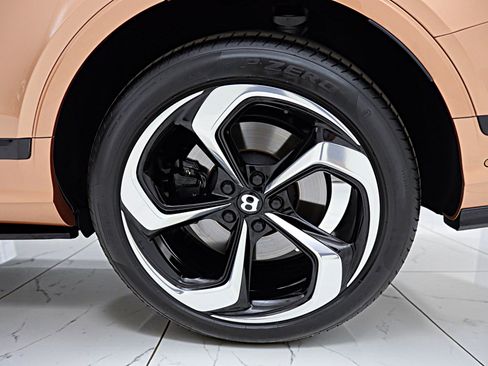 Certified 2023 Bentley Bentayga AWD/4WD image 58