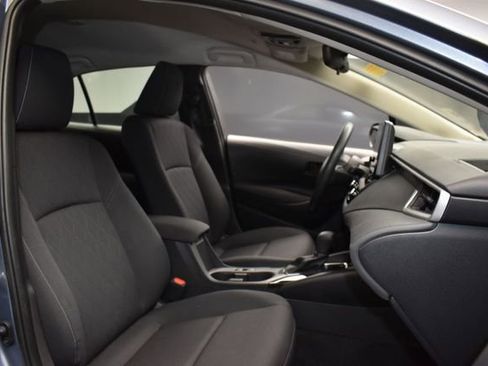 Used 2025 Toyota Corolla LE FWD image 12