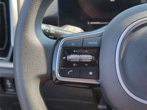Used 2024 Kia Sorento LX FWD image 31