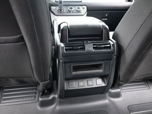 Used 2025 Land Rover Defender 110 S image 45