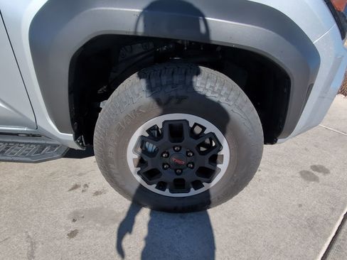 Used 2025 Toyota 4Runner TRD Off-Road Premium image 32