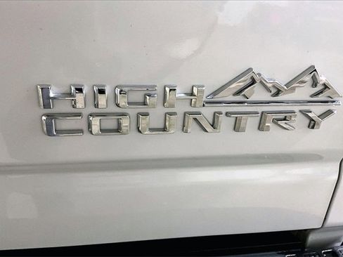 Used 2022 Chevrolet Silverado 3500 High Country image 27