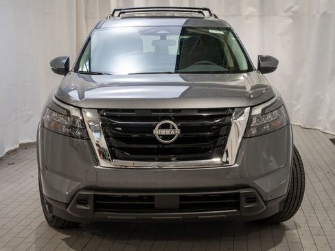 New 2025 Nissan Pathfinder SV image 2