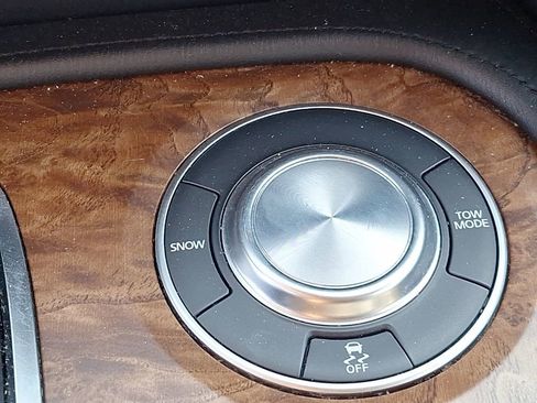 Used 2023 Nissan Armada SL image 48