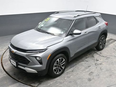Used 2025 Chevrolet TrailBlazer LT w/ Driver Confidence Package image 27
