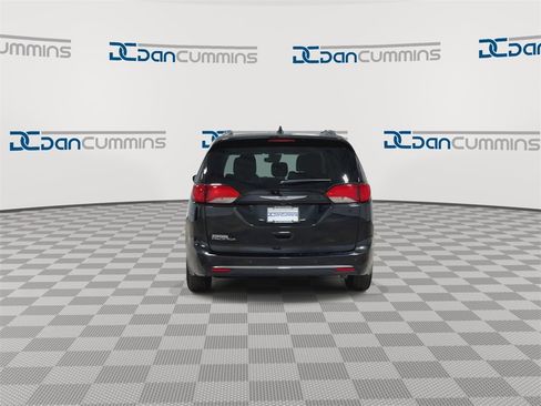 Used 2019 Chrysler Pacifica Touring-L Plus w/ Advanced Safetytec Group image 7