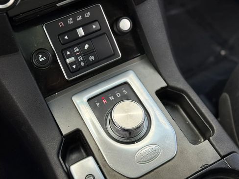 Used 2015 Land Rover LR4 HSE image 25