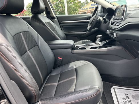 Used 2024 Nissan Altima 2.5 SR FWD image 14