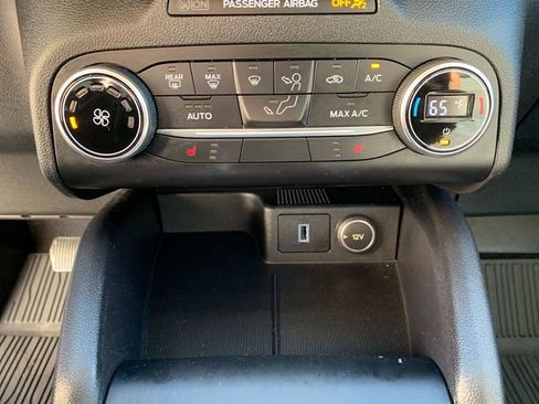Used 2020 Ford Escape SE image 33