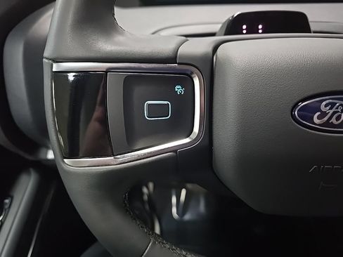 Certified 2025 Ford Expedition Active AWD/4WD image 24