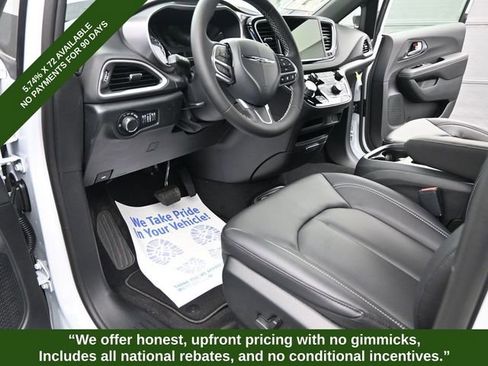 New 2026 Chrysler Voyager LX image 9