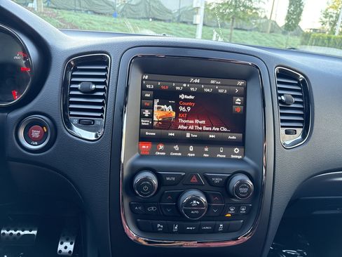 Used 2018 Dodge Durango SRT w/ Technology Group AWD/4WD image 29