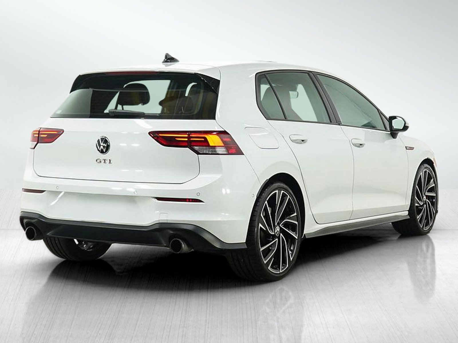 Used 2022 Volkswagen GTI Autobahn FWD image 5