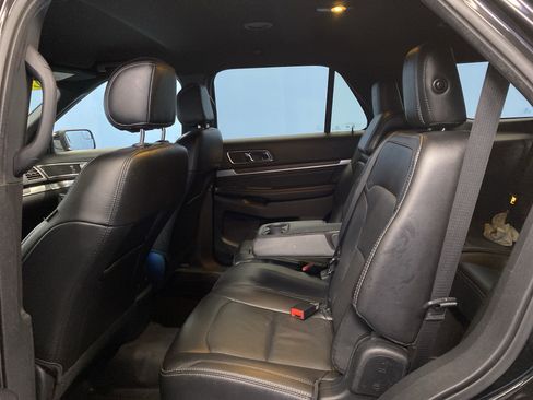Used 2017 Ford Explorer Limited image 24