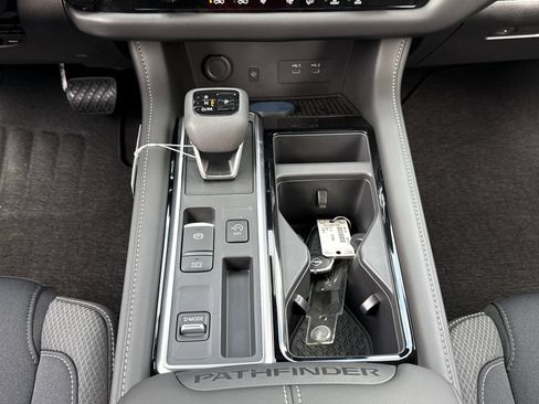 New 2026 Nissan Pathfinder SV w/ SV Premium Package FWD image 5