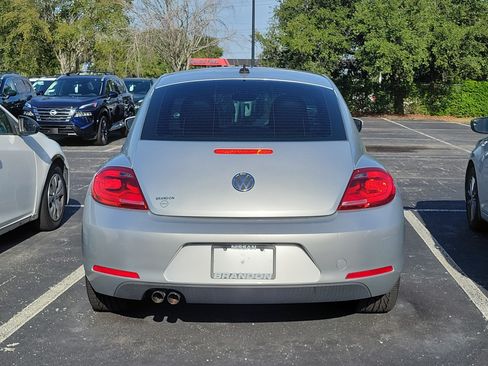 Used 2012 Volkswagen Beetle 2.5 FWD image 7