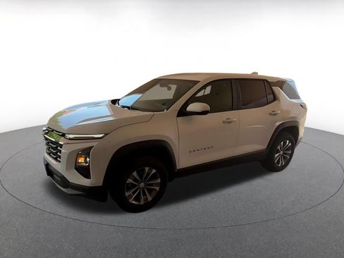 Used 2025 Chevrolet Equinox LT FWD image 8