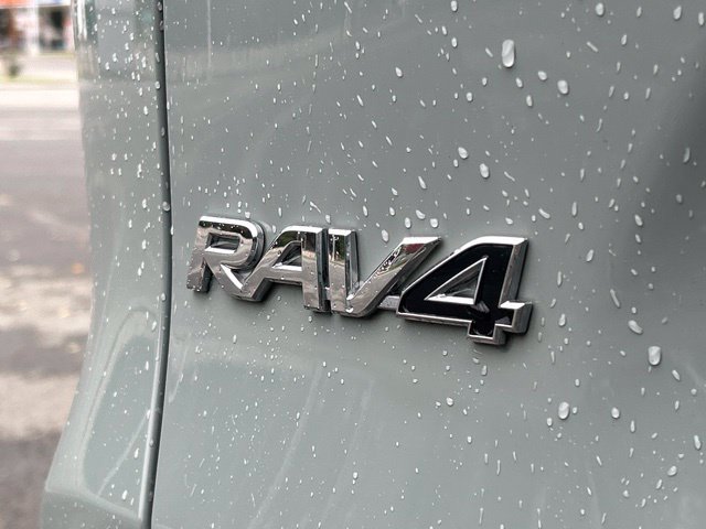 Used 2021 Toyota RAV4 XLE w/ Convenience Package AWD/4WD image 12