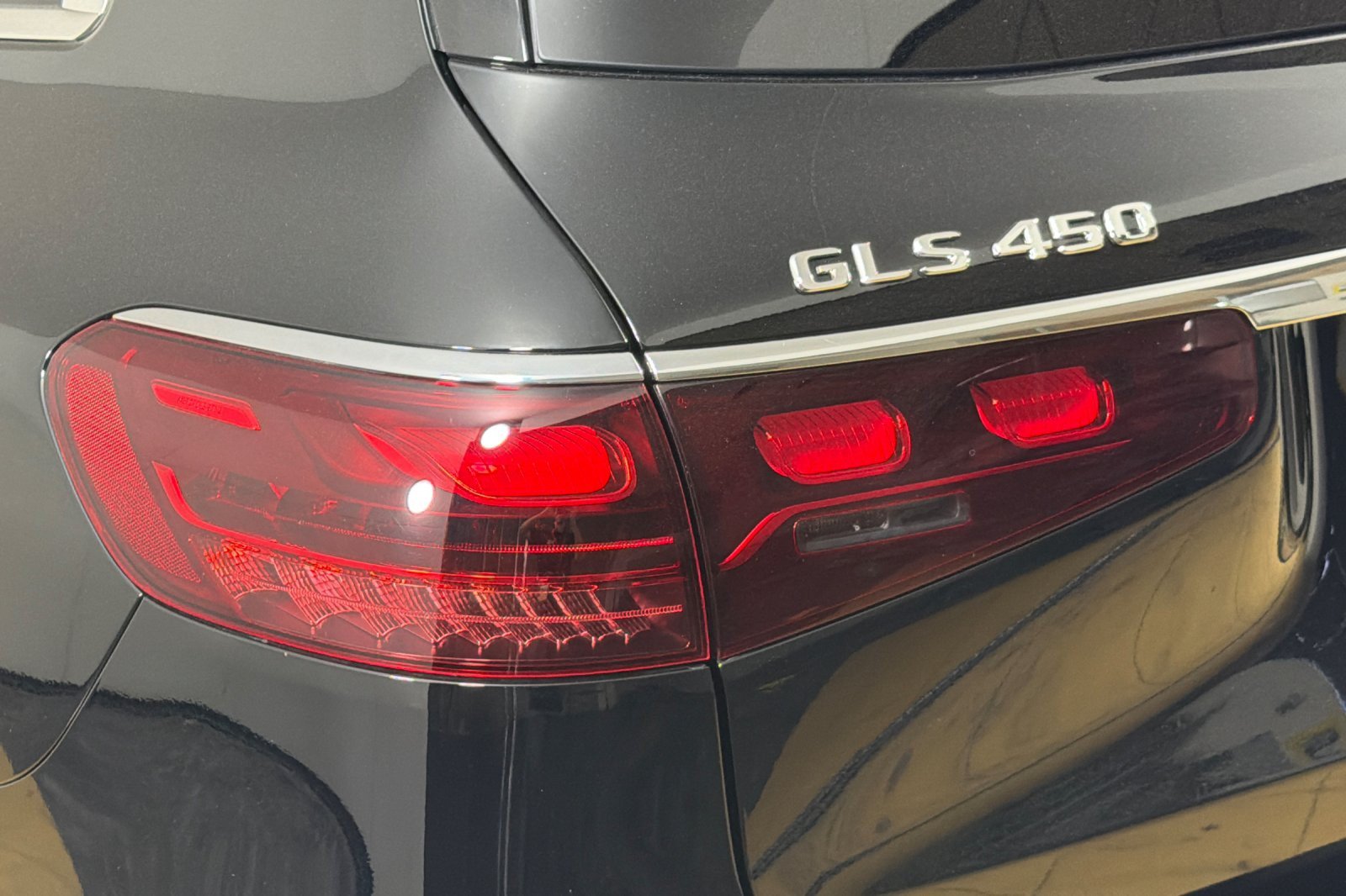Used 2026 Mercedes-Benz GLS 450 4MATIC image 25