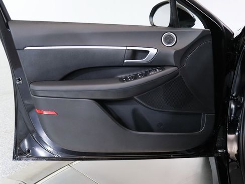 Used 2025 Hyundai Sonata SE image 11